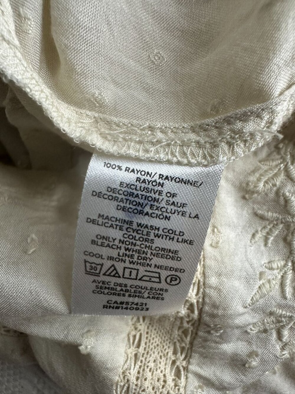Loft Ivory Textured Blouse Embroidered Details Puff Sleeves Womens Small - Picture 4 of 6